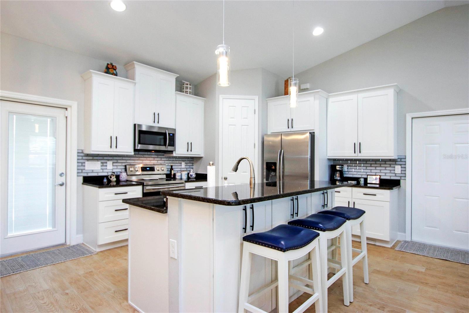 4446 BAYANO ST — photo 4