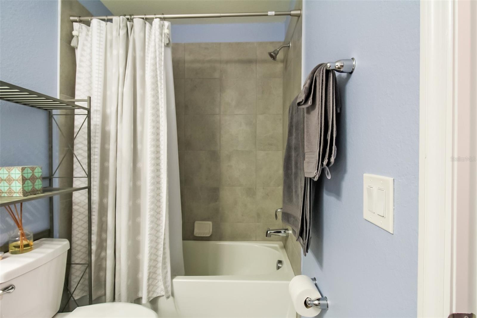 17810 GAWTHROP DR #207 — photo 22