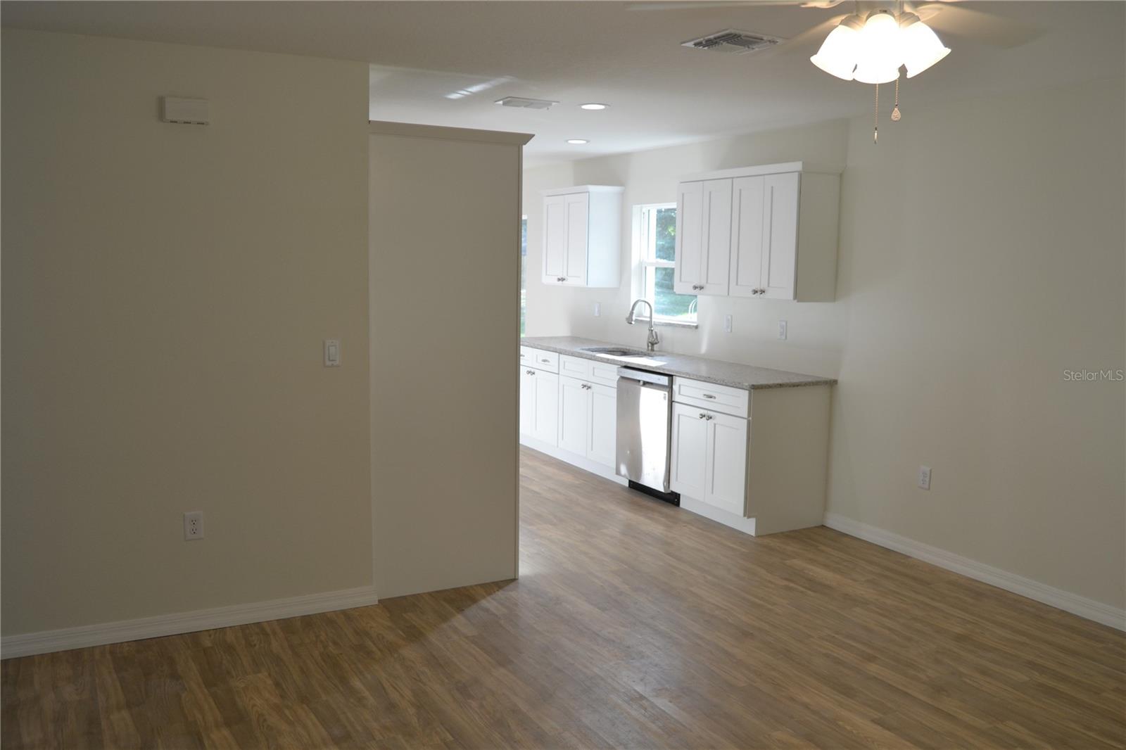 2847 EATON AVE — photo 3