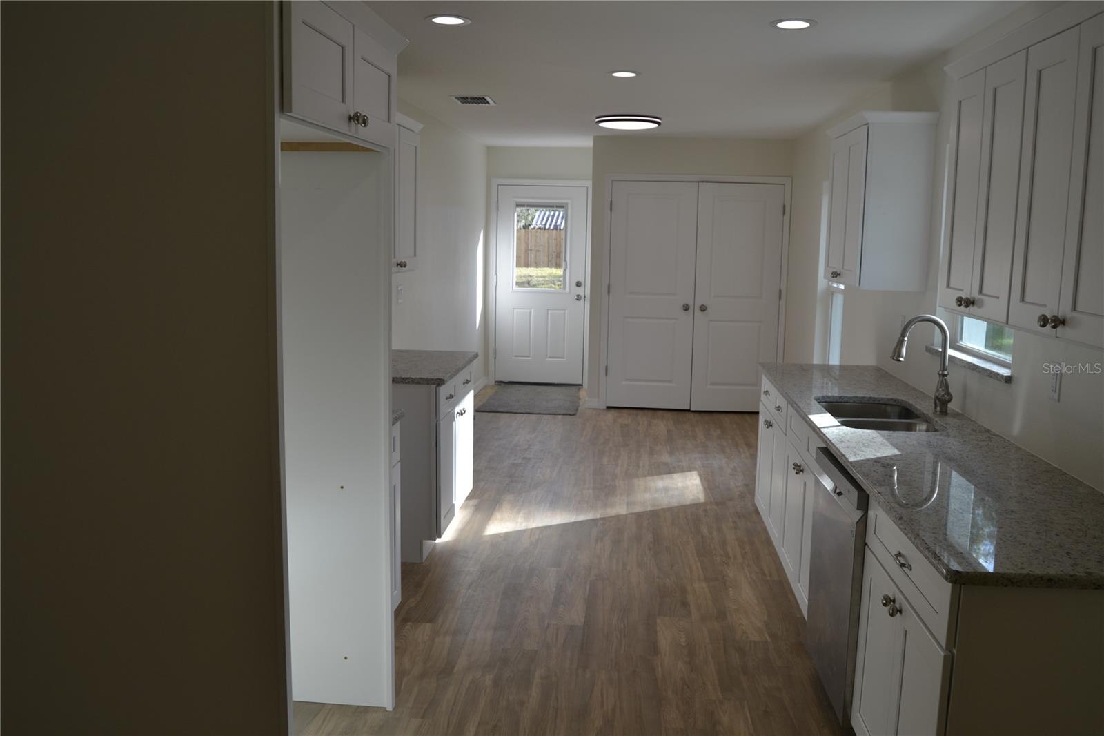 2847 EATON AVE — photo 5