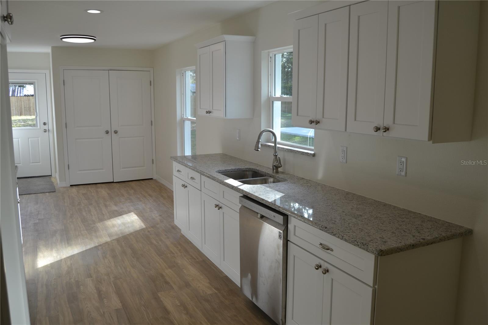 2847 EATON AVE — photo 7