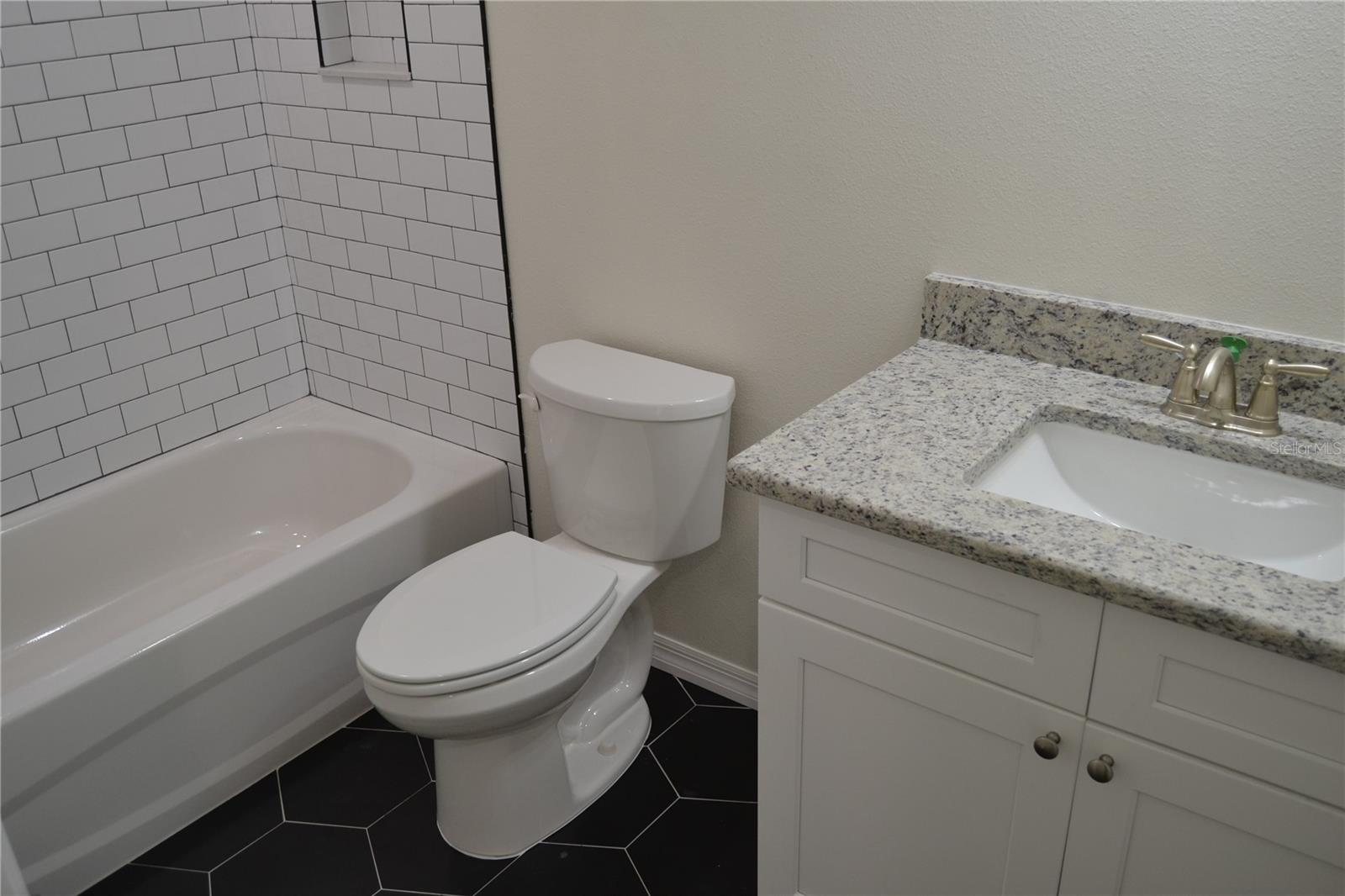 2847 EATON AVE — photo 9