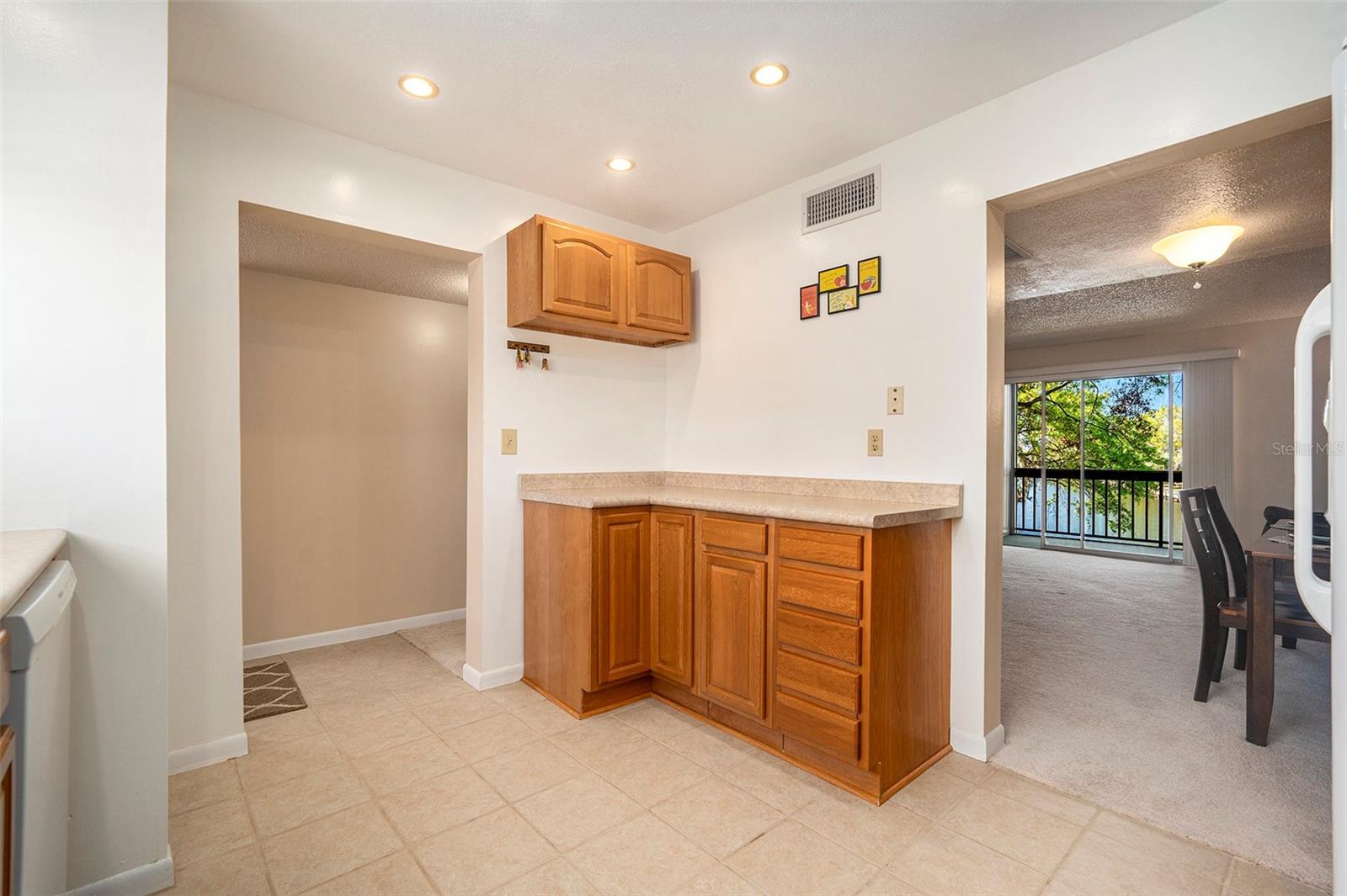 6311 NEWTOWN CIR #11B2 — photo 28