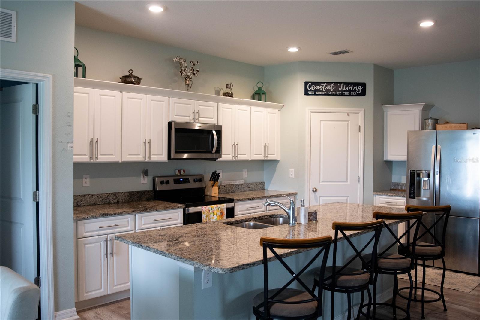 3021 BLUE SHORES WAY — photo 3