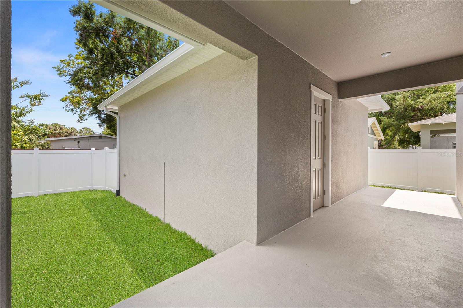 1522 W ARCH ST — photo 42