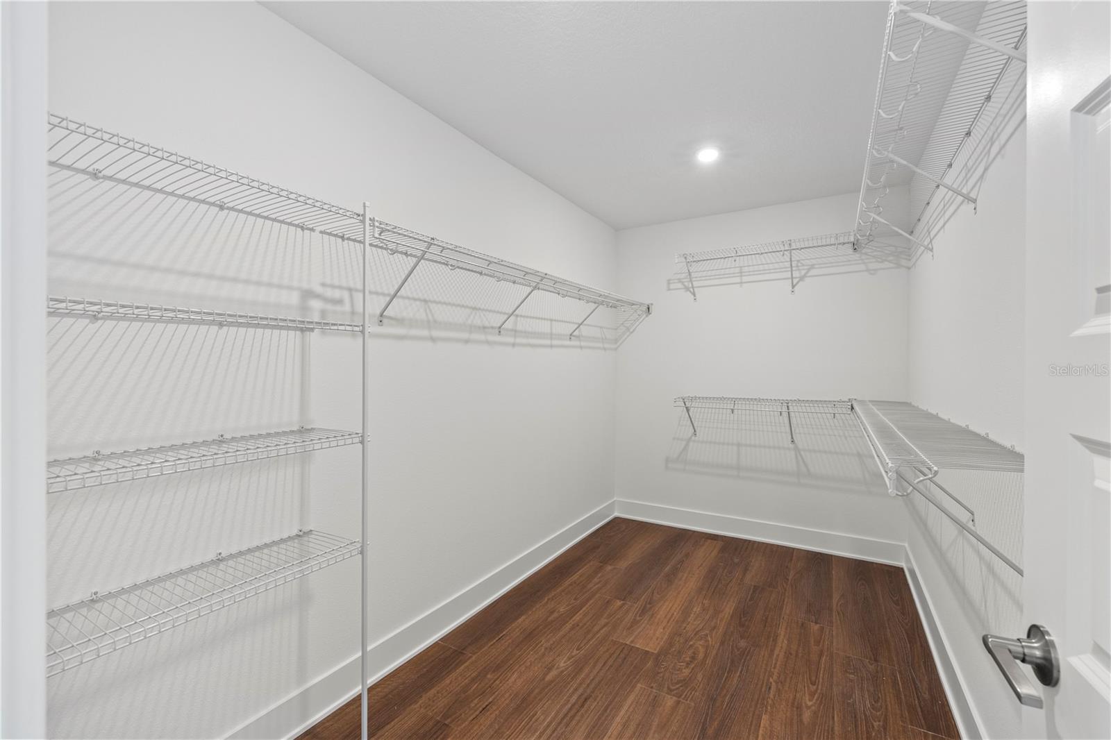 1522 W ARCH ST — photo 22
