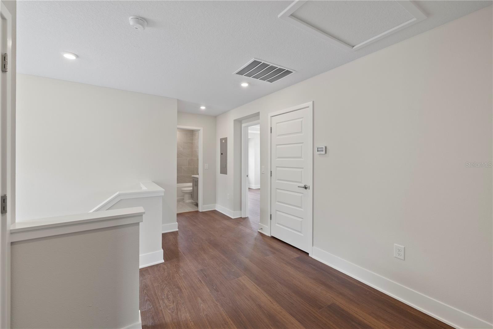1522 W ARCH ST — photo 28