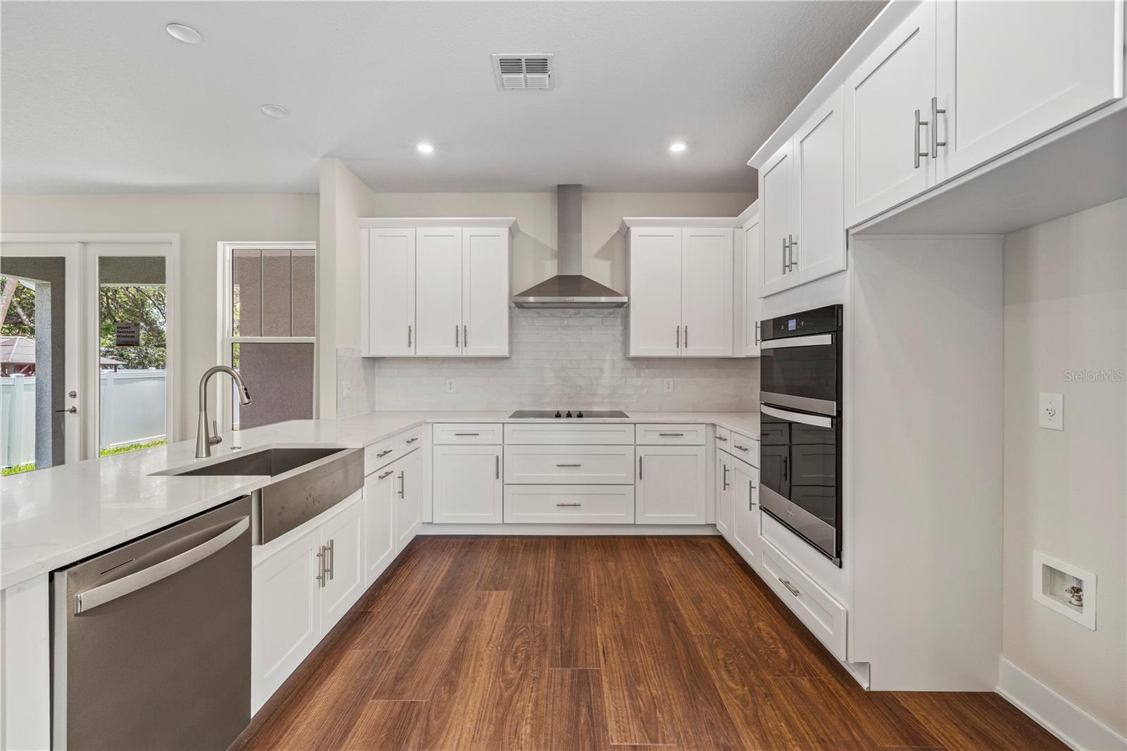 1522 W ARCH ST — photo 12