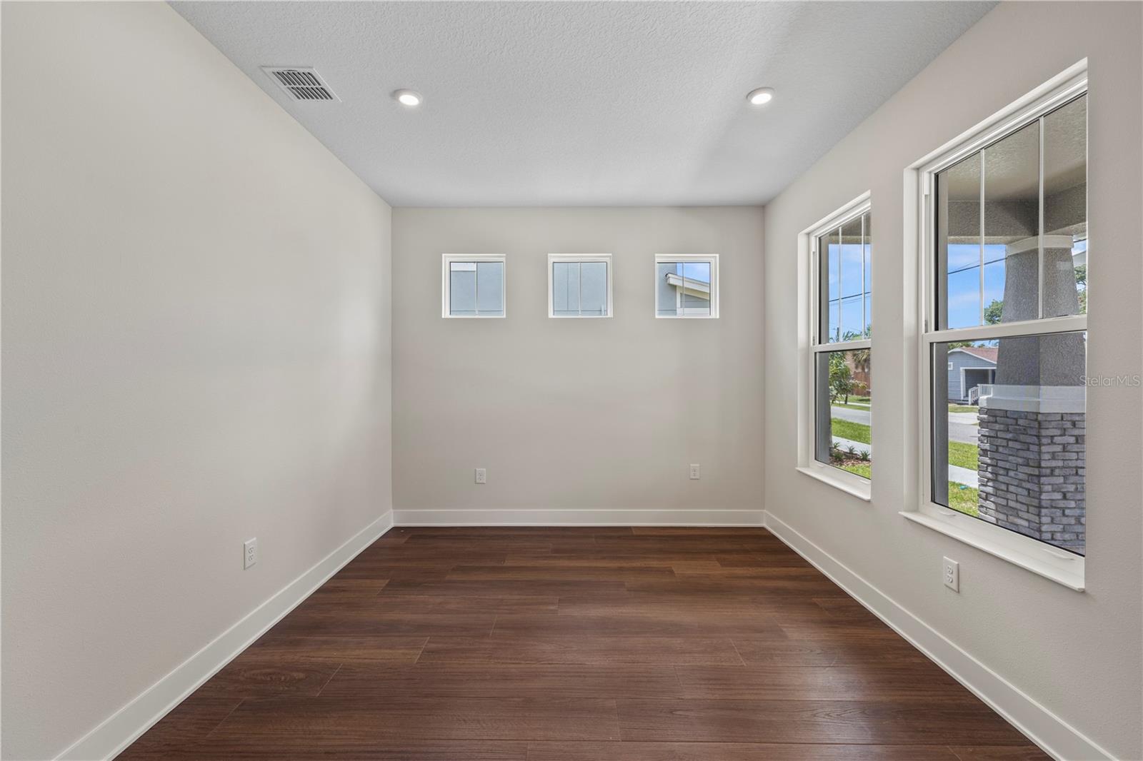 1522 W ARCH ST — photo 16