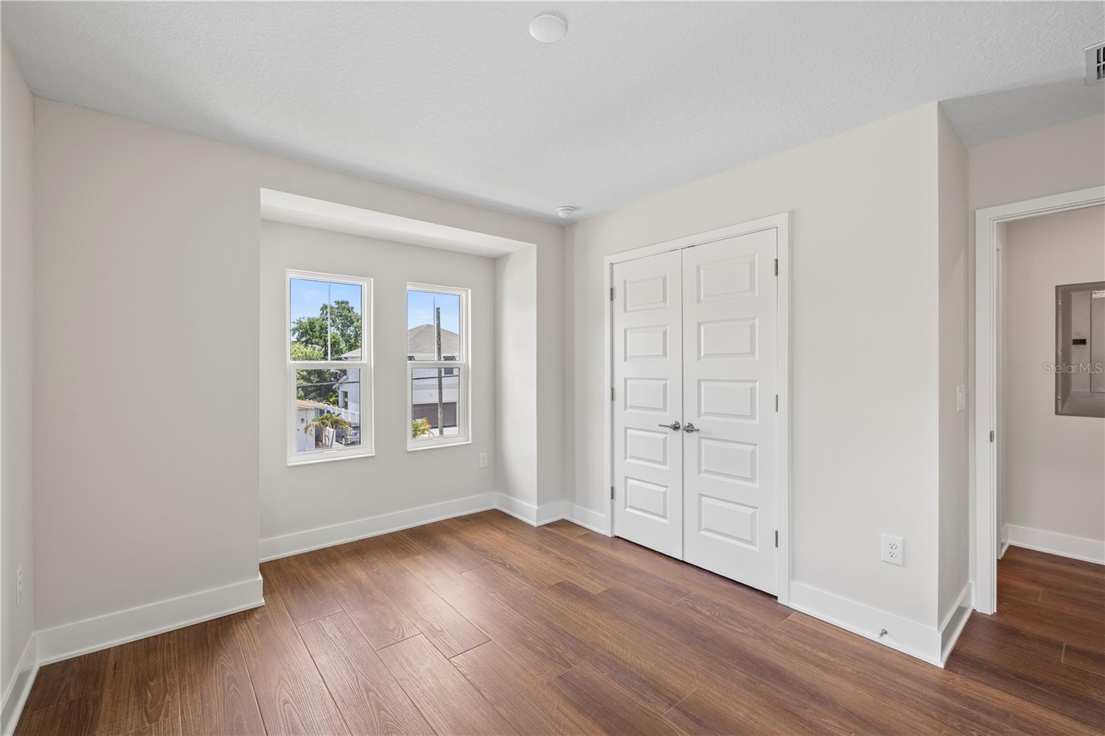 1522 W ARCH ST — photo 29