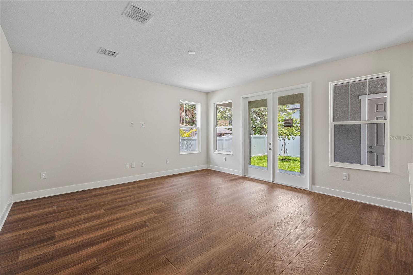 1522 W ARCH ST — photo 30