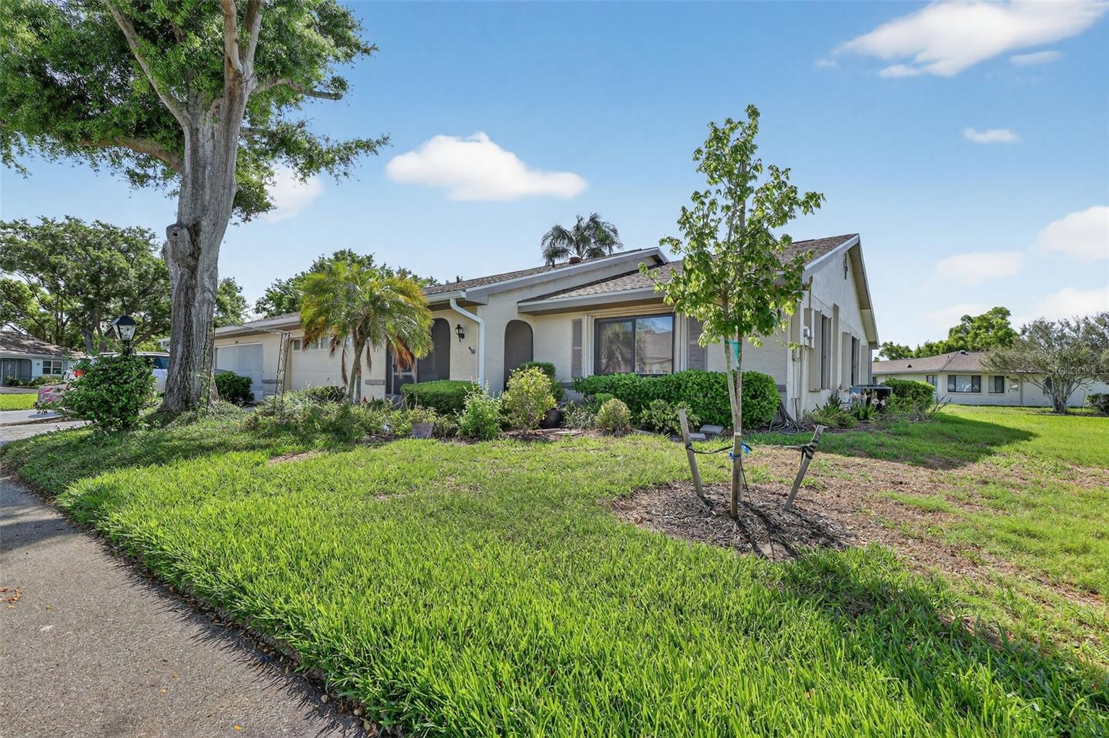 2322 LANCASTER DR photo