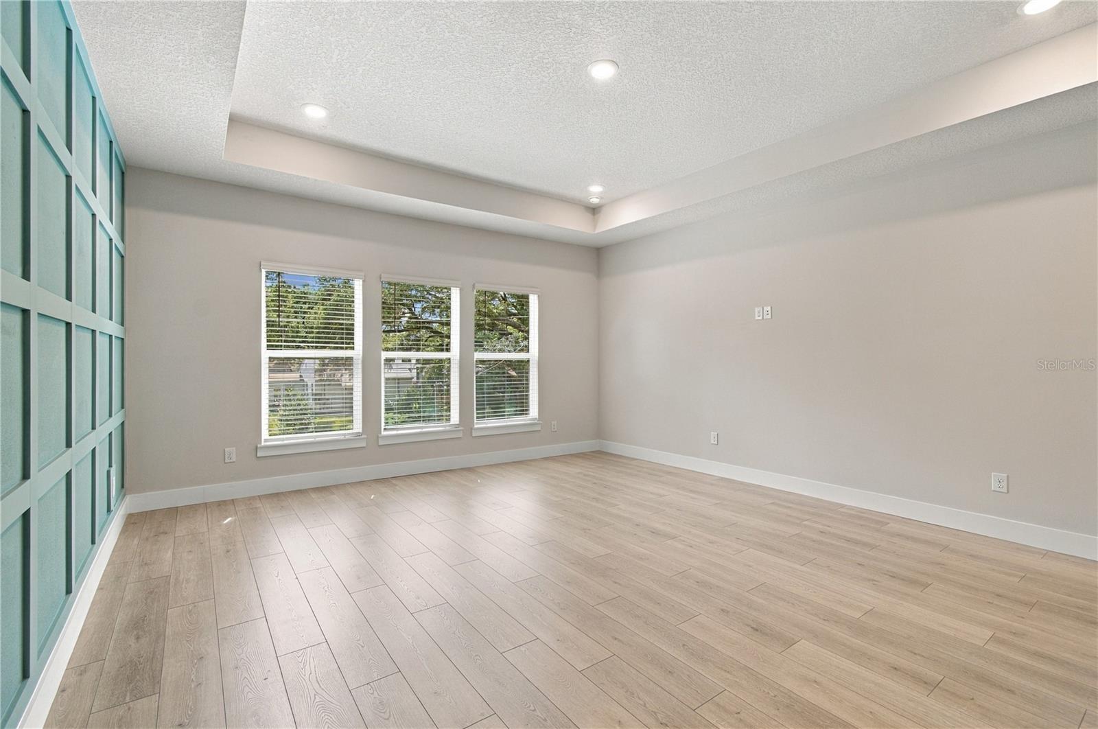 814 W ORIENT ST — photo 19