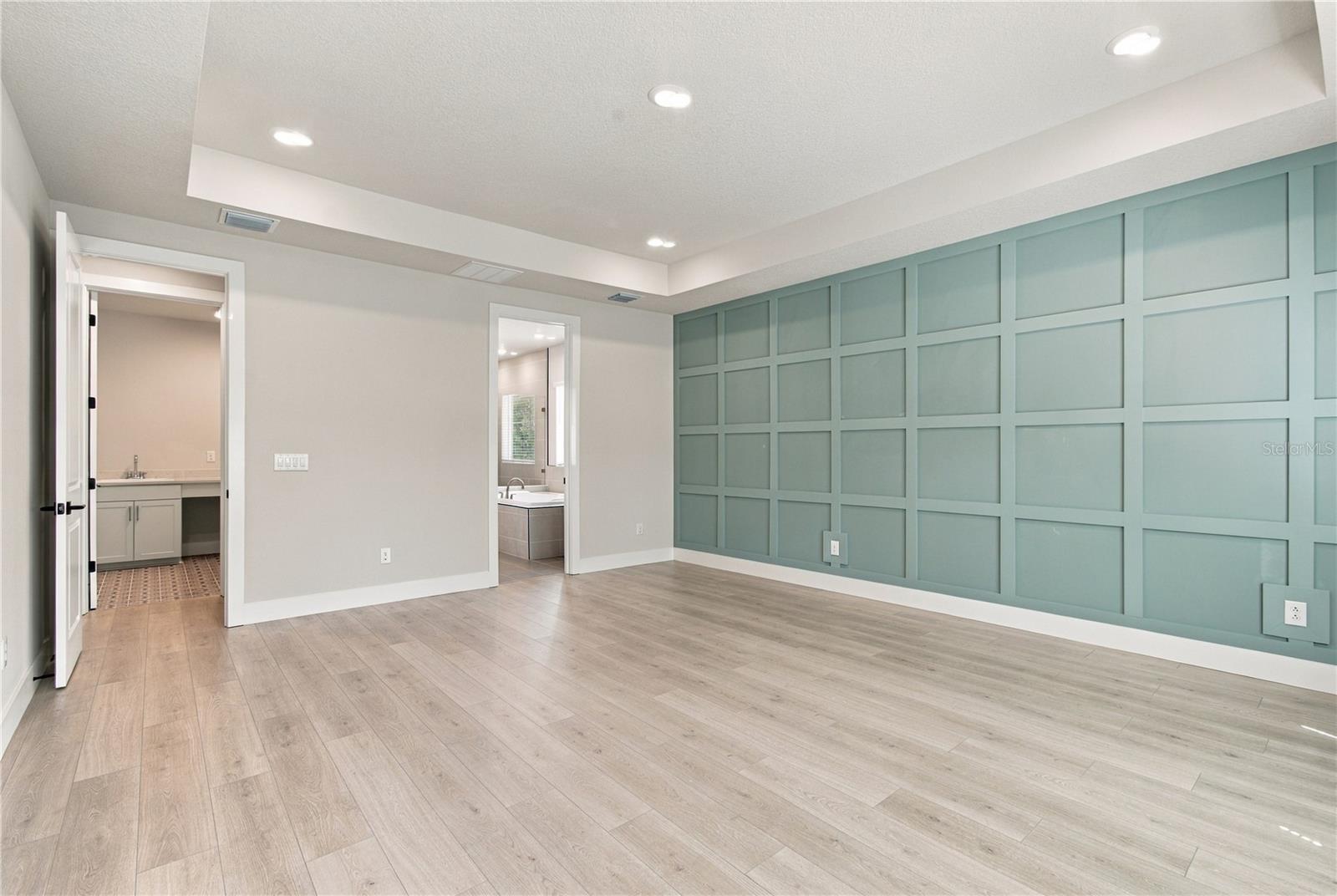 814 W ORIENT ST — photo 20