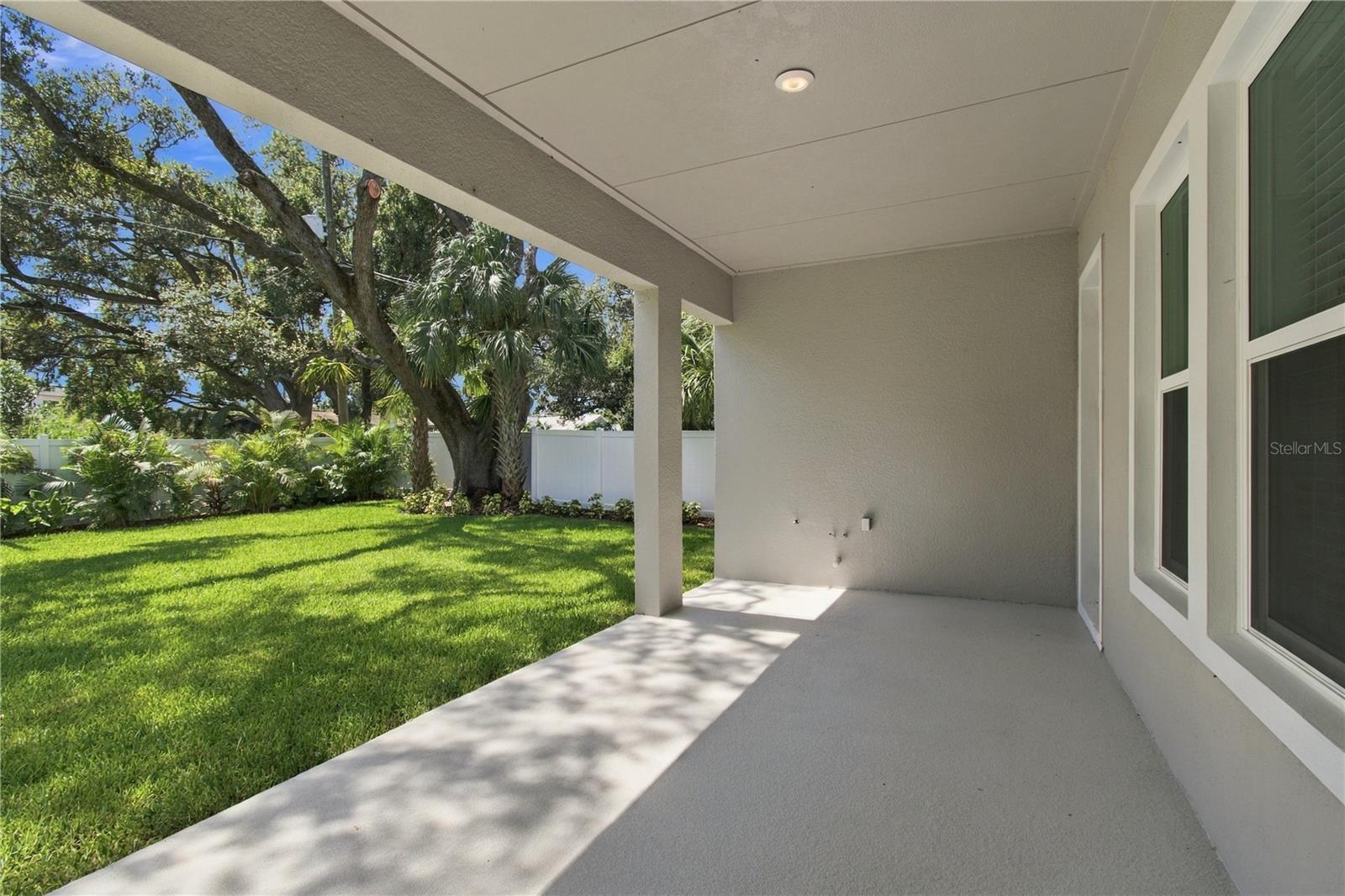 814 W ORIENT ST — photo 35