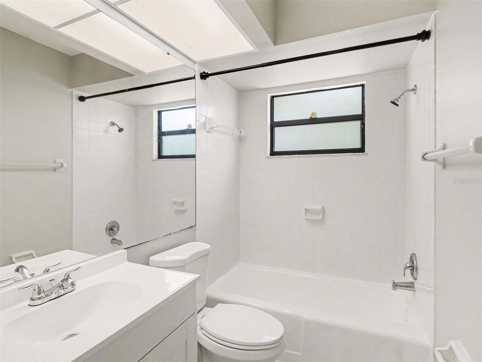 8211 COUNTRY OAKS CT — photo 15
