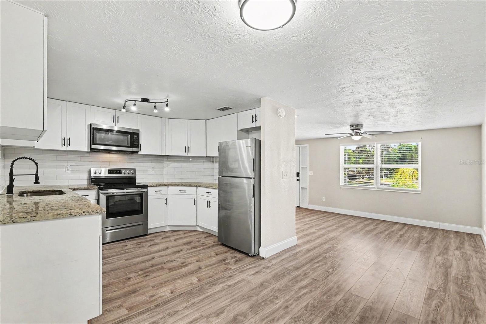 4113 KIBLER LN — photo 6