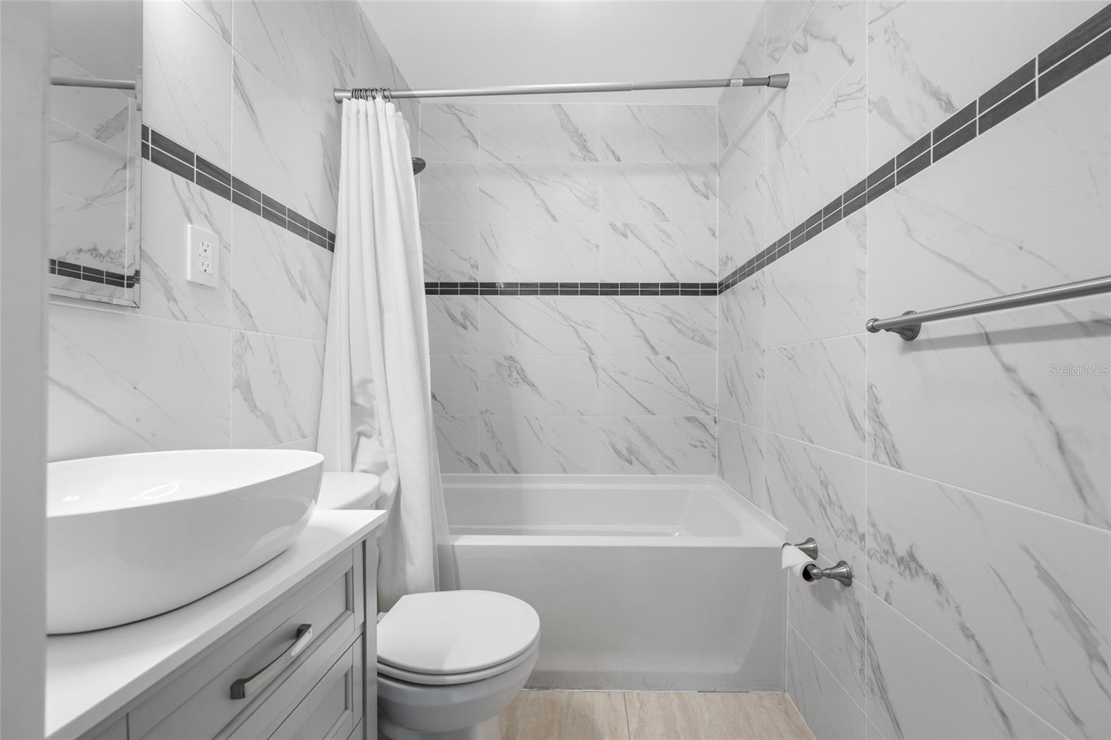 5044 BETTY ST N — photo 26