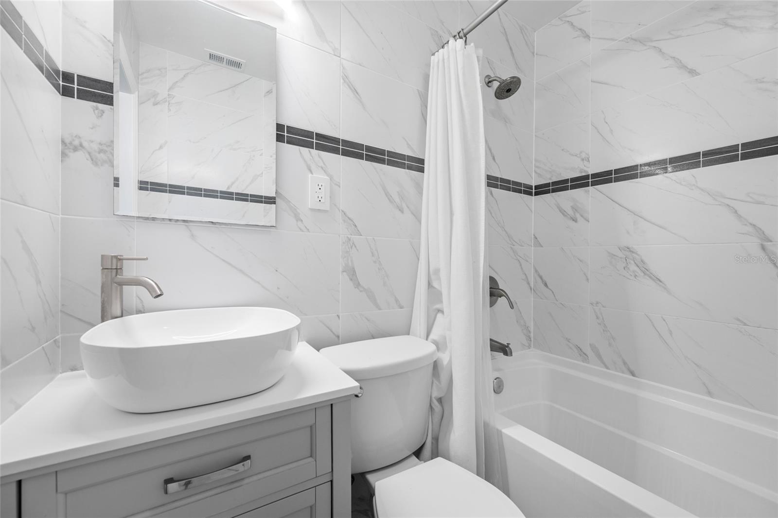 5044 BETTY ST N — photo 27