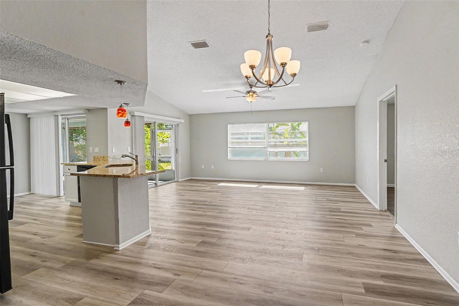 7336 ASHMORE DR — photo 10