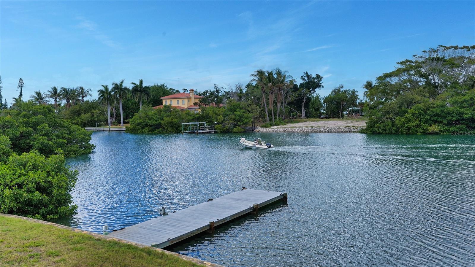 6664 & 6660 & 6670 GULF OF MEXICO DR — photo 21