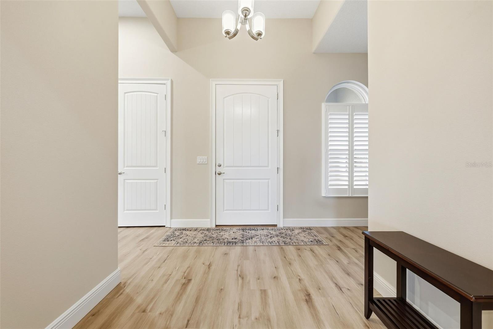 5066 GREENS DR — photo 32