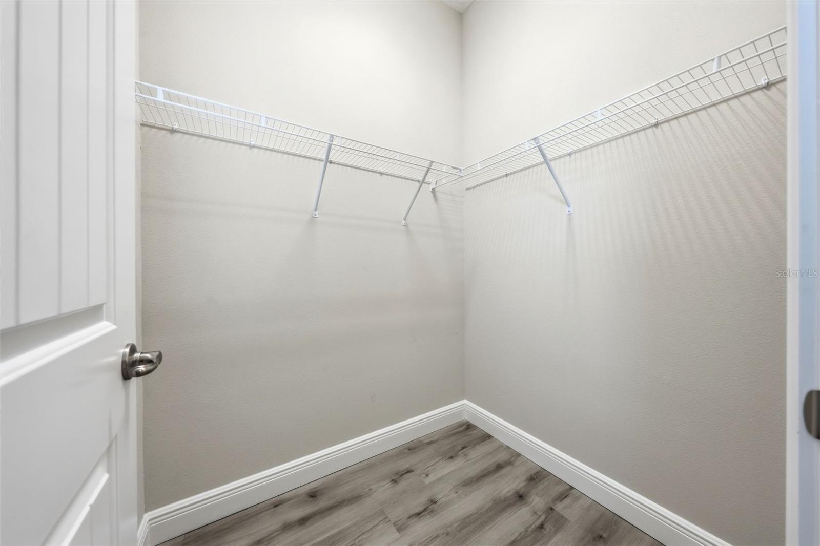 5066 GREENS DR — photo 38