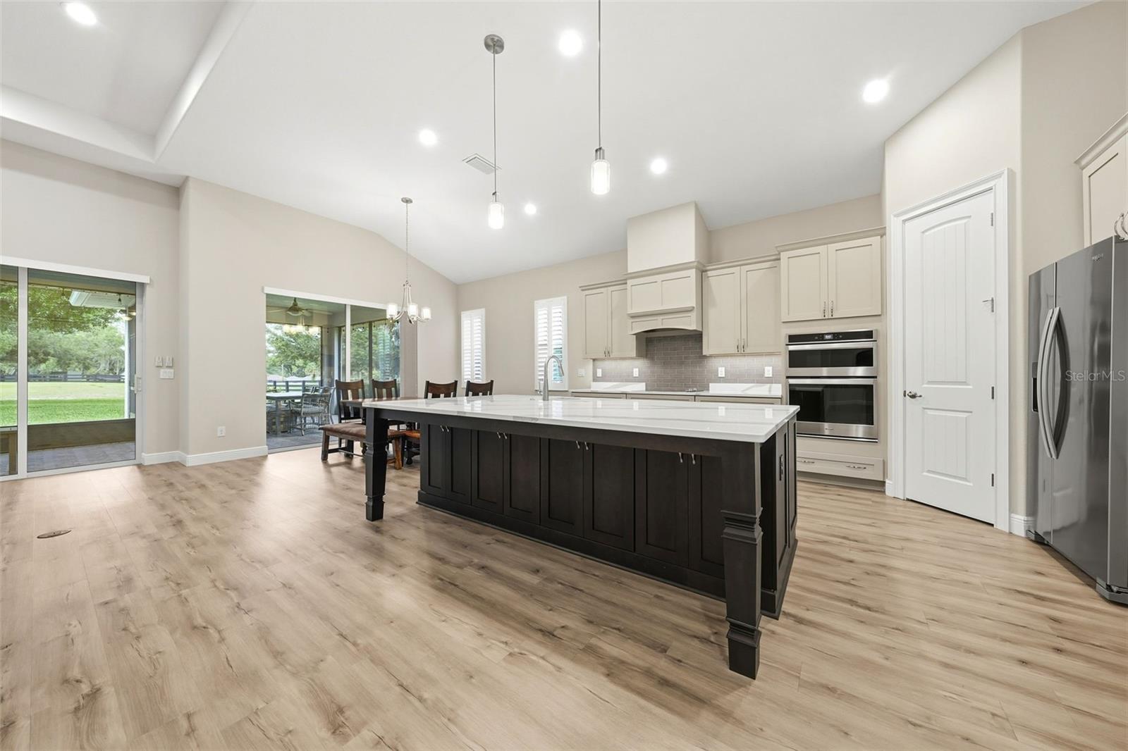 5066 GREENS DR — photo 40