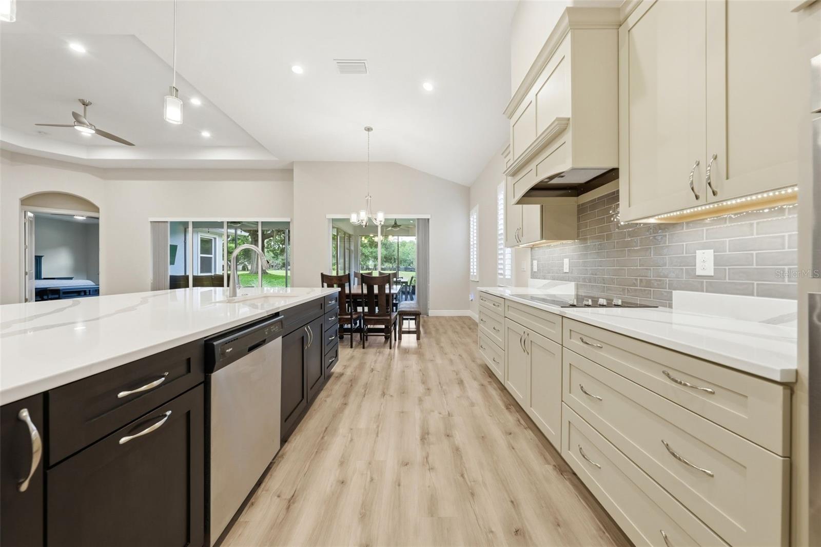 5066 GREENS DR — photo 42
