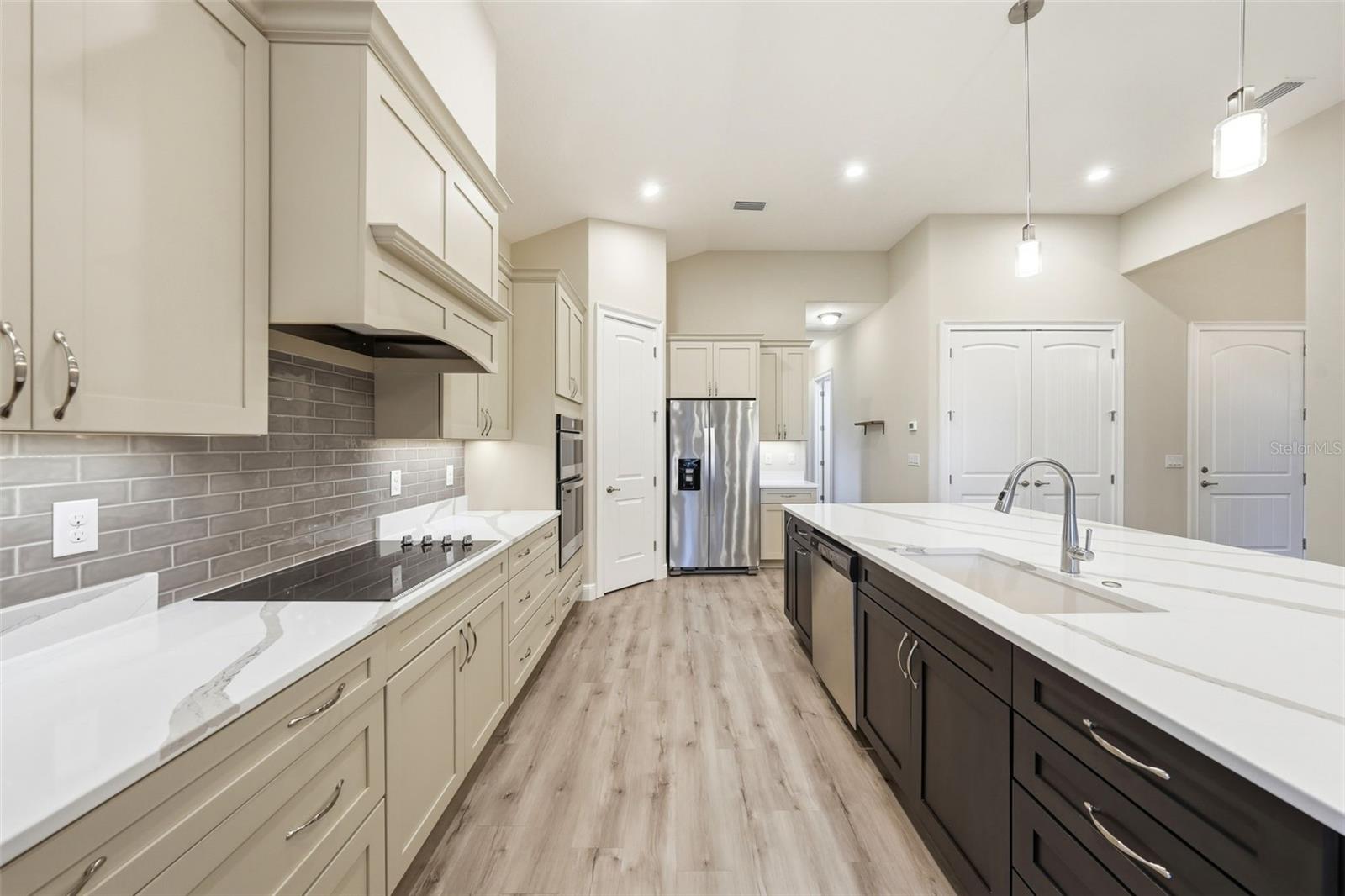 5066 GREENS DR — photo 43