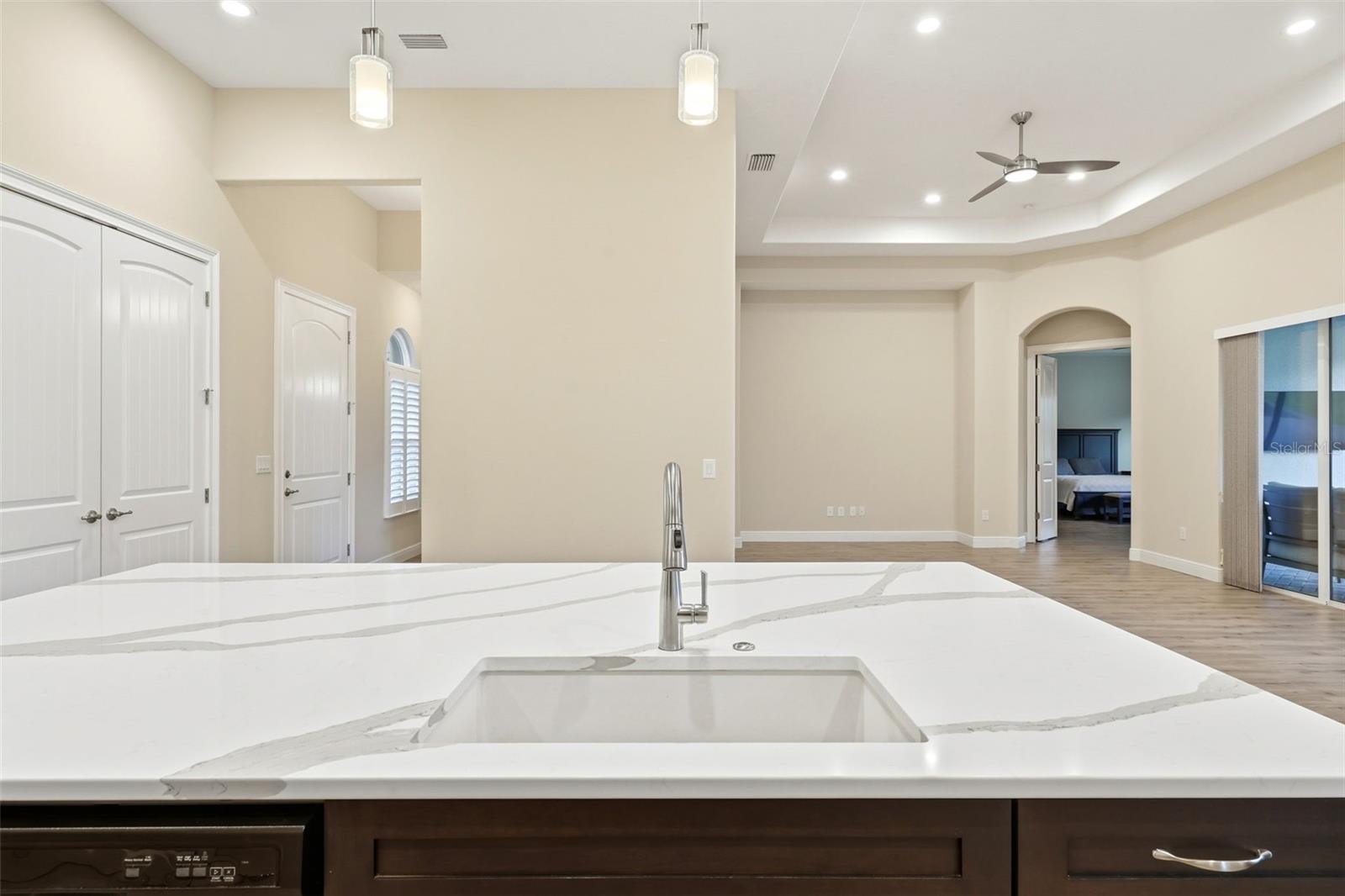 5066 GREENS DR — photo 44