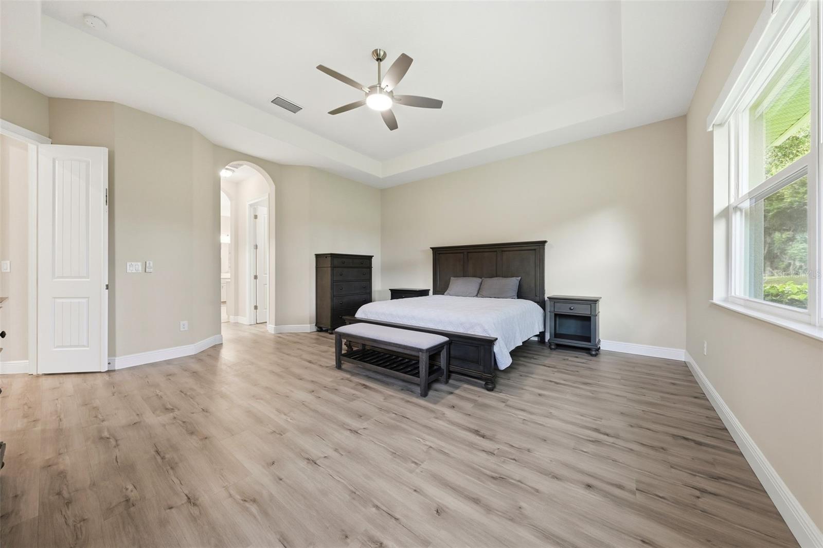 5066 GREENS DR — photo 48