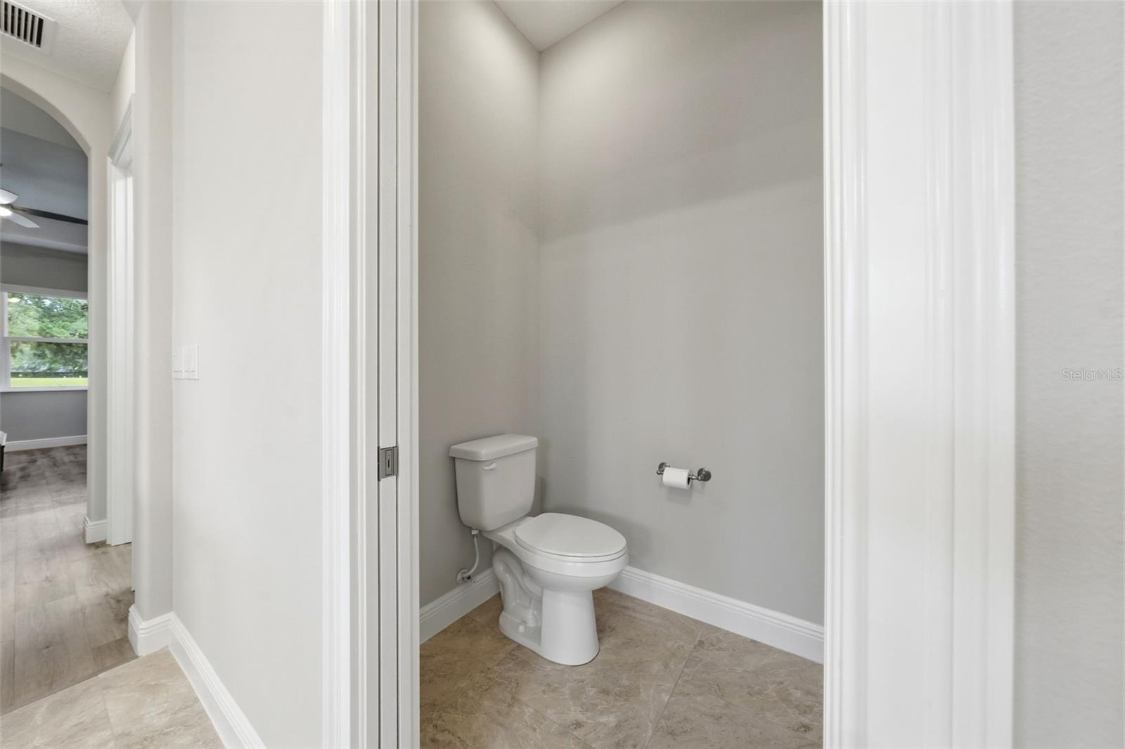5066 GREENS DR — photo 53