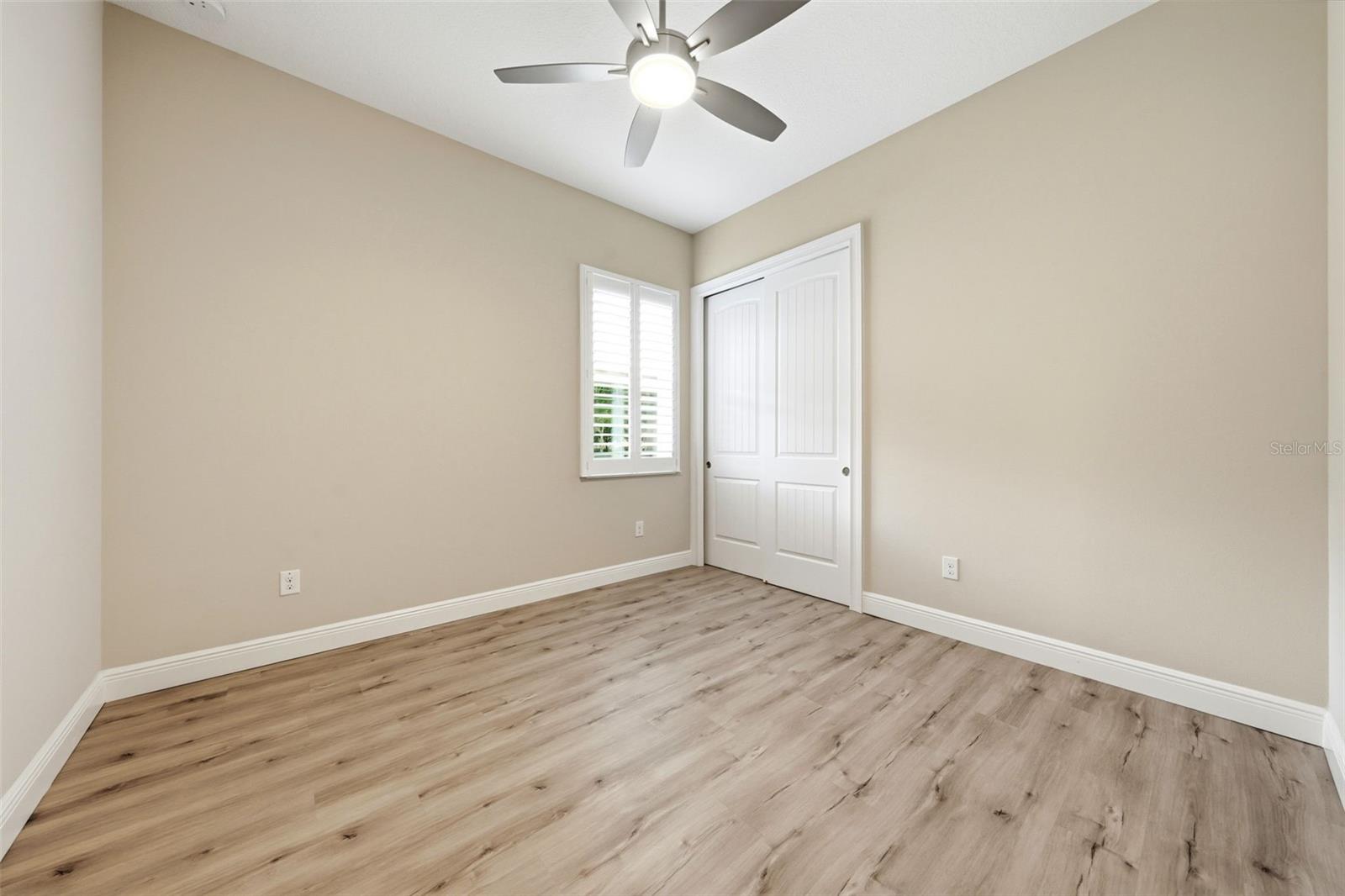 5066 GREENS DR — photo 58