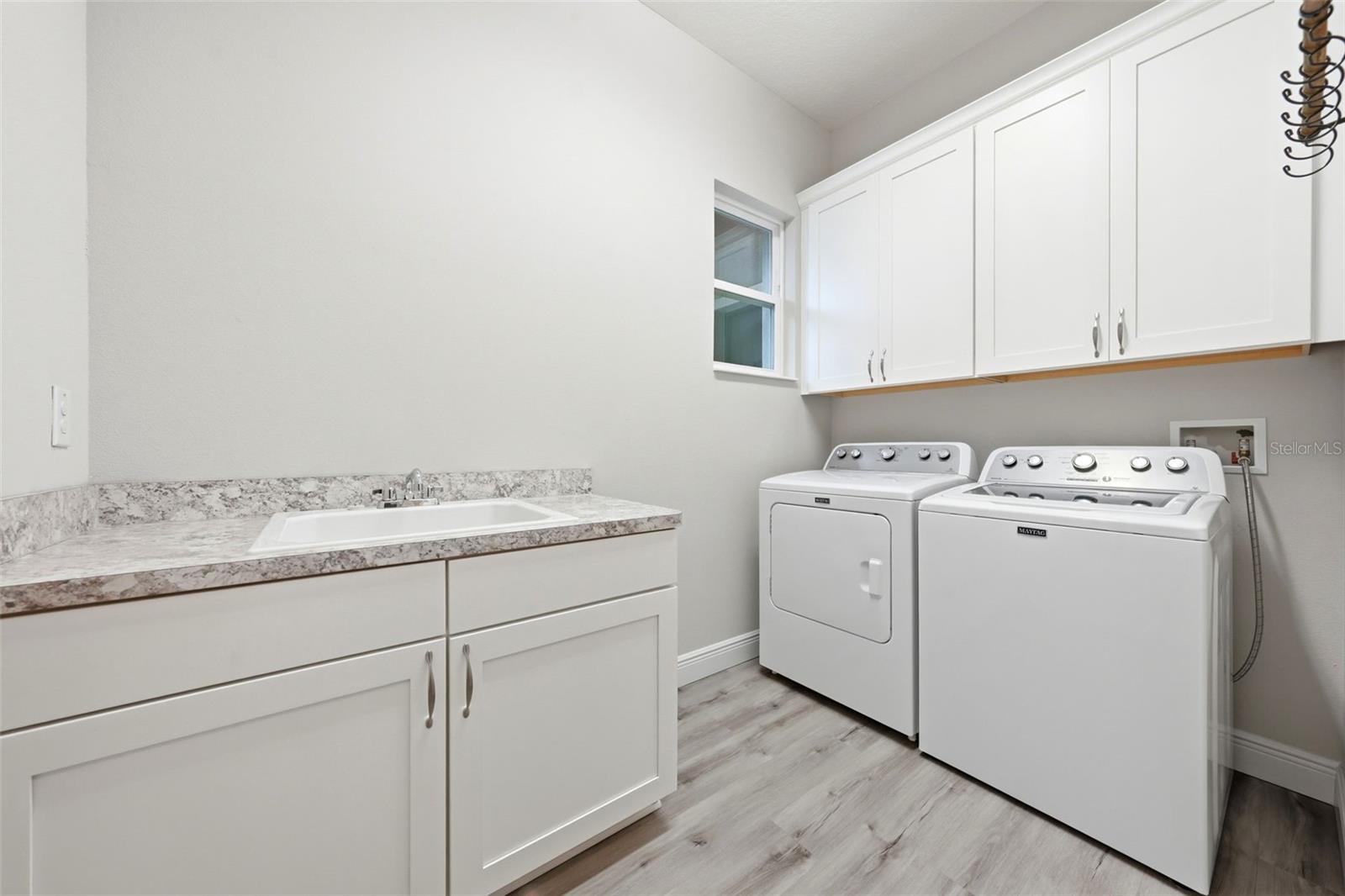5066 GREENS DR — photo 59