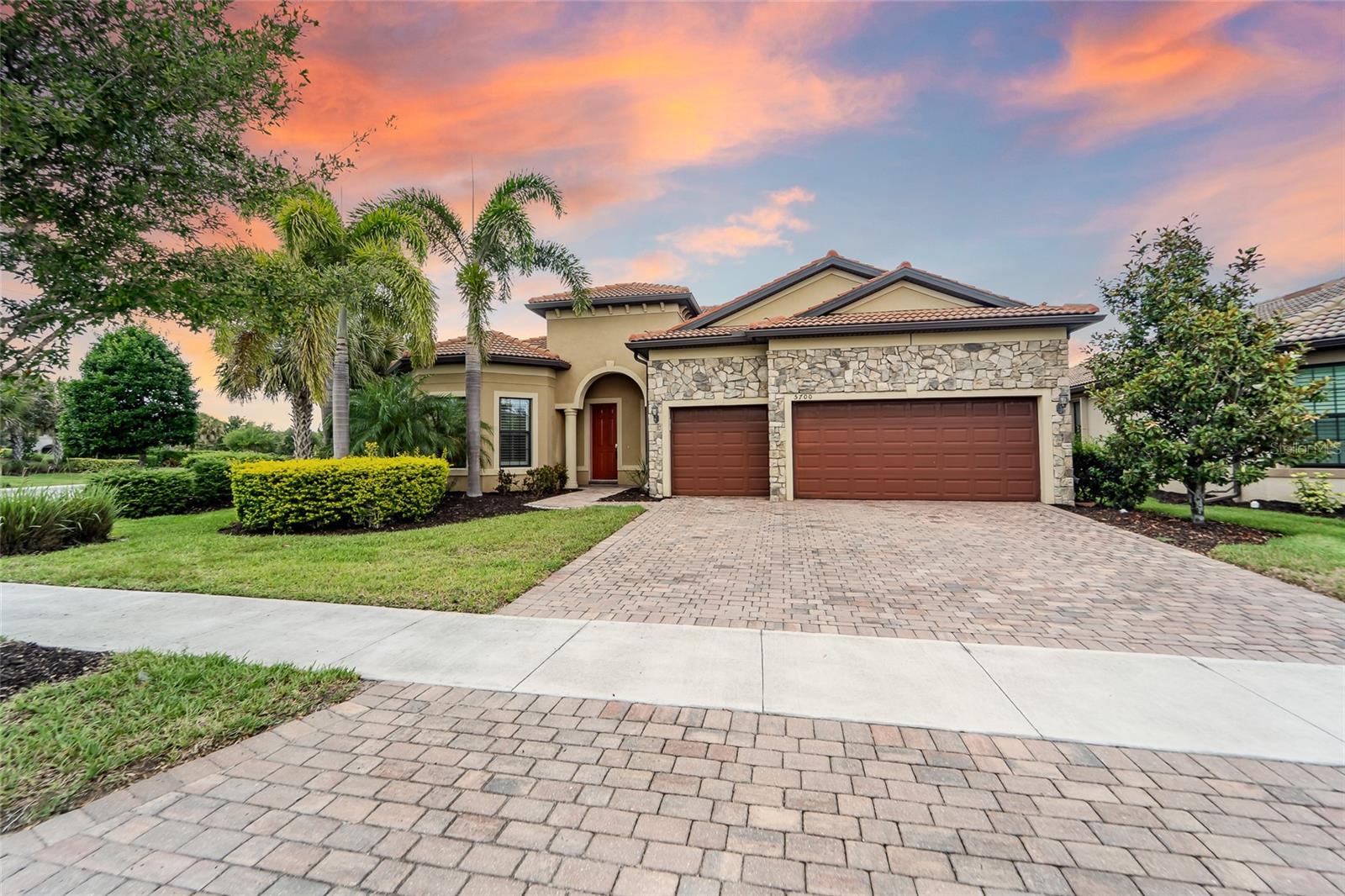 5700 SWEET LEAF WAY photo