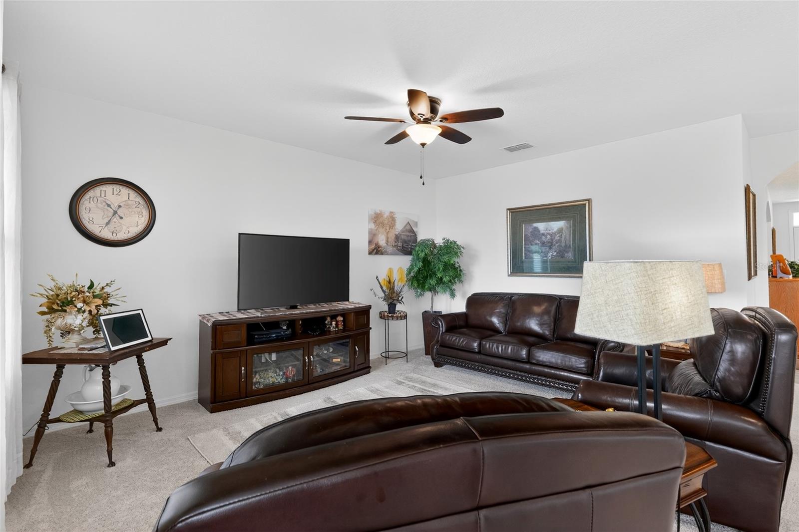 524 BOARDWALK AVE — photo 3