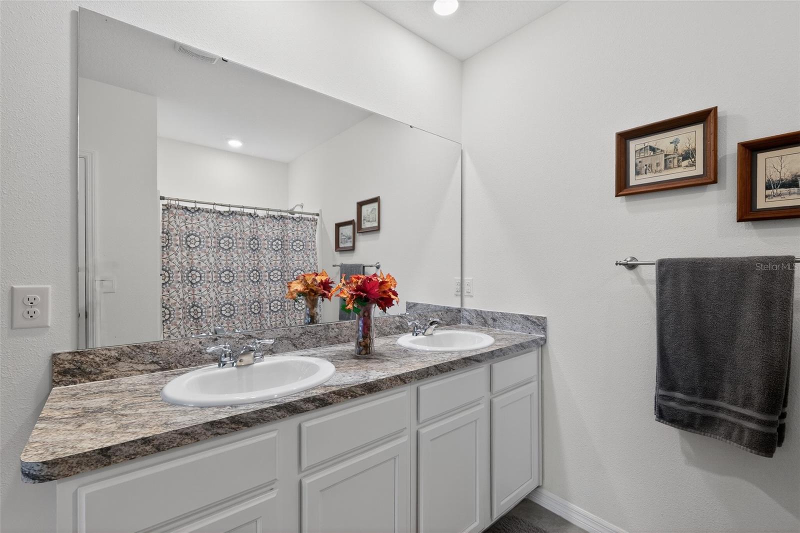 524 BOARDWALK AVE — photo 18