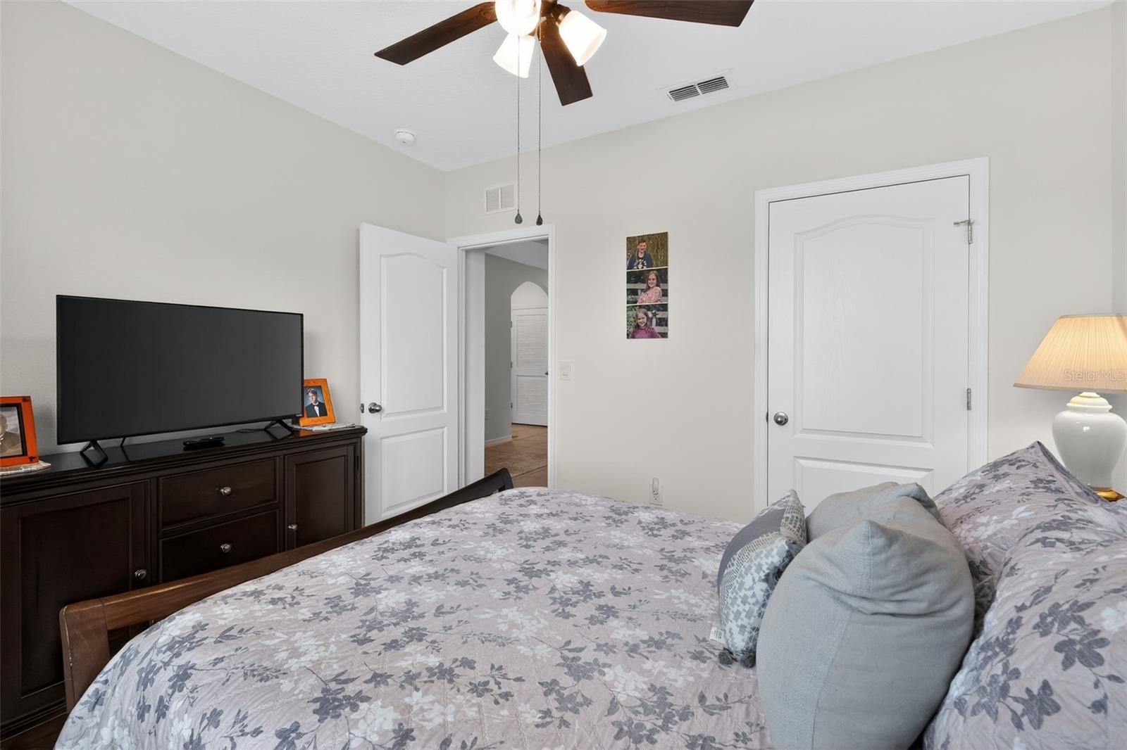 524 BOARDWALK AVE — photo 22