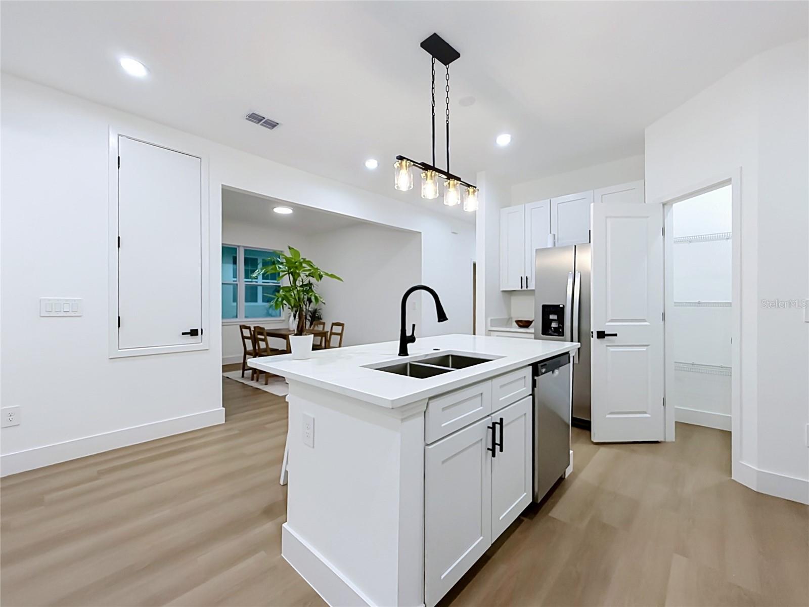 7107 BLEDSOE AVE — photo 2