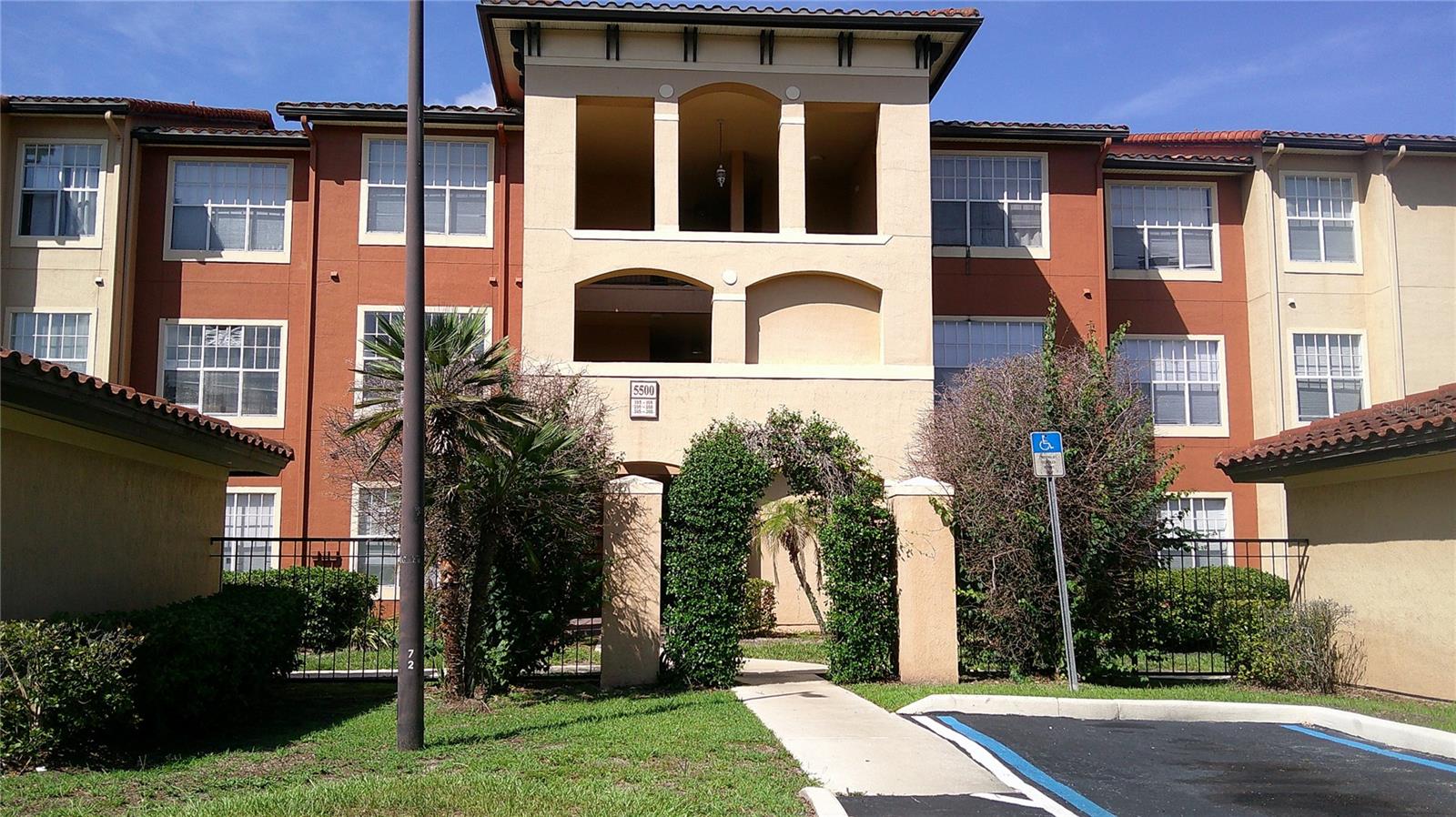 5500 METROWEST BLVD #304 photo