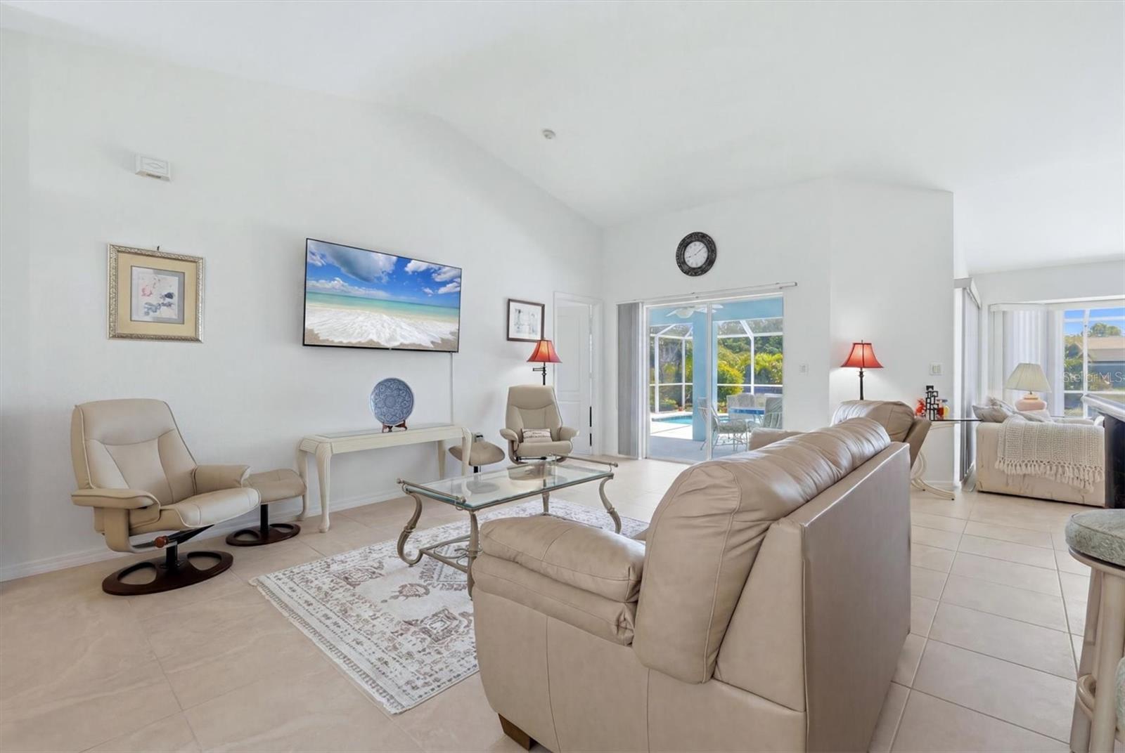 156 MARK TWAIN LN — photo 4