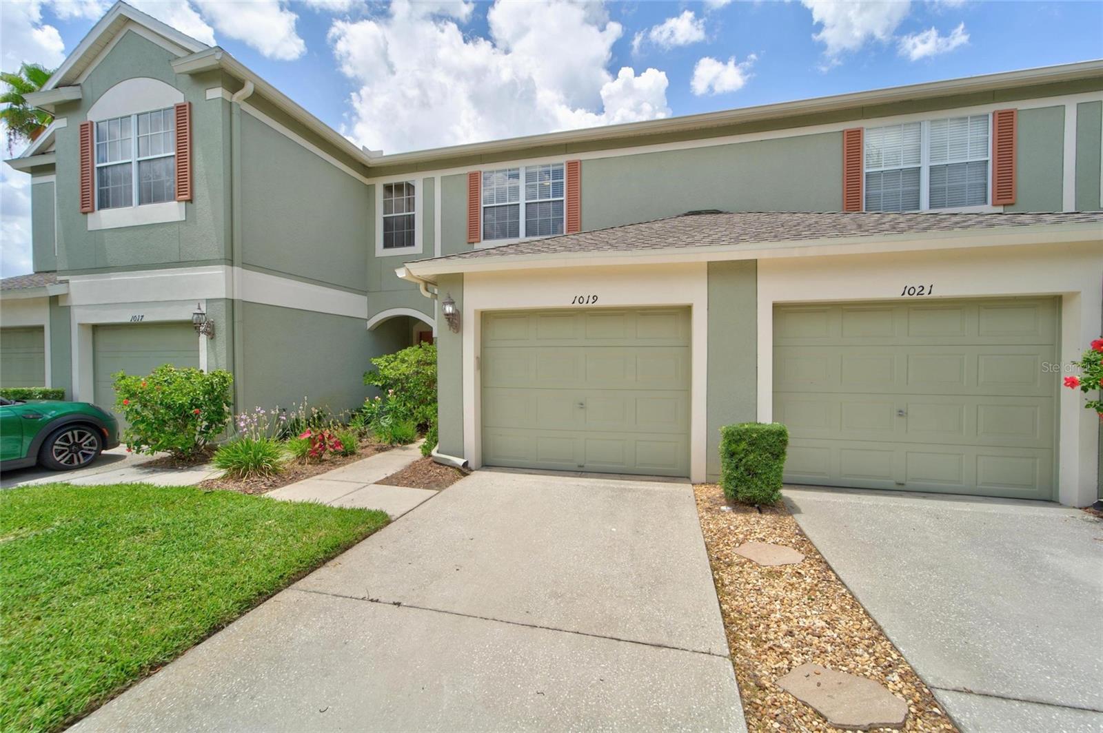 1019 VISTA CAY CT photo