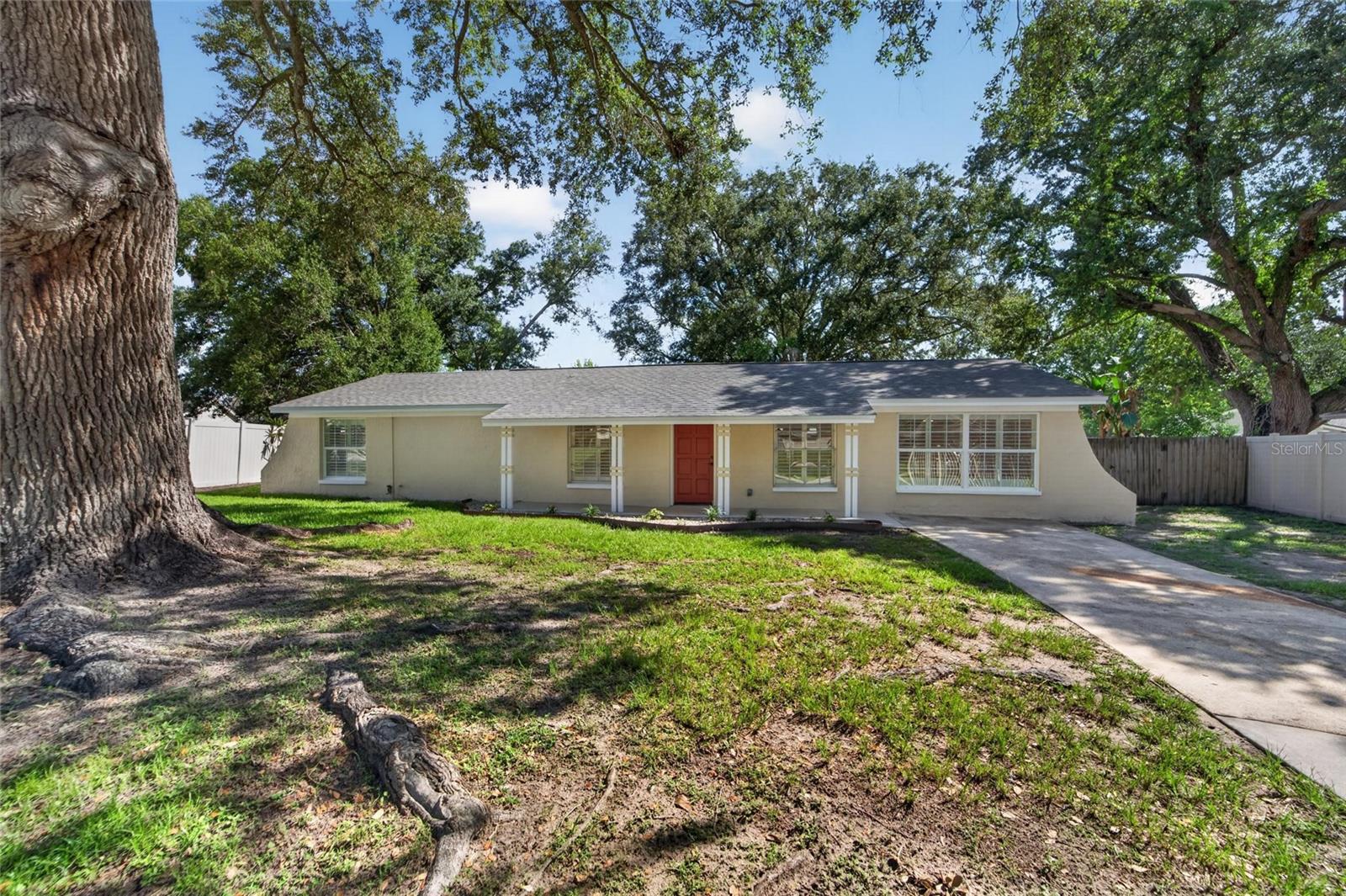 522 HIGHVIEW CIR N photo