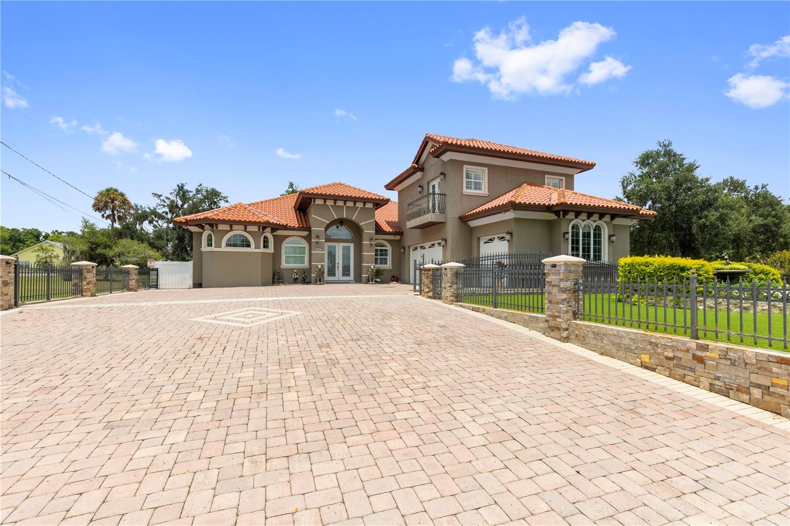 2101 W BEARSS AVE photo