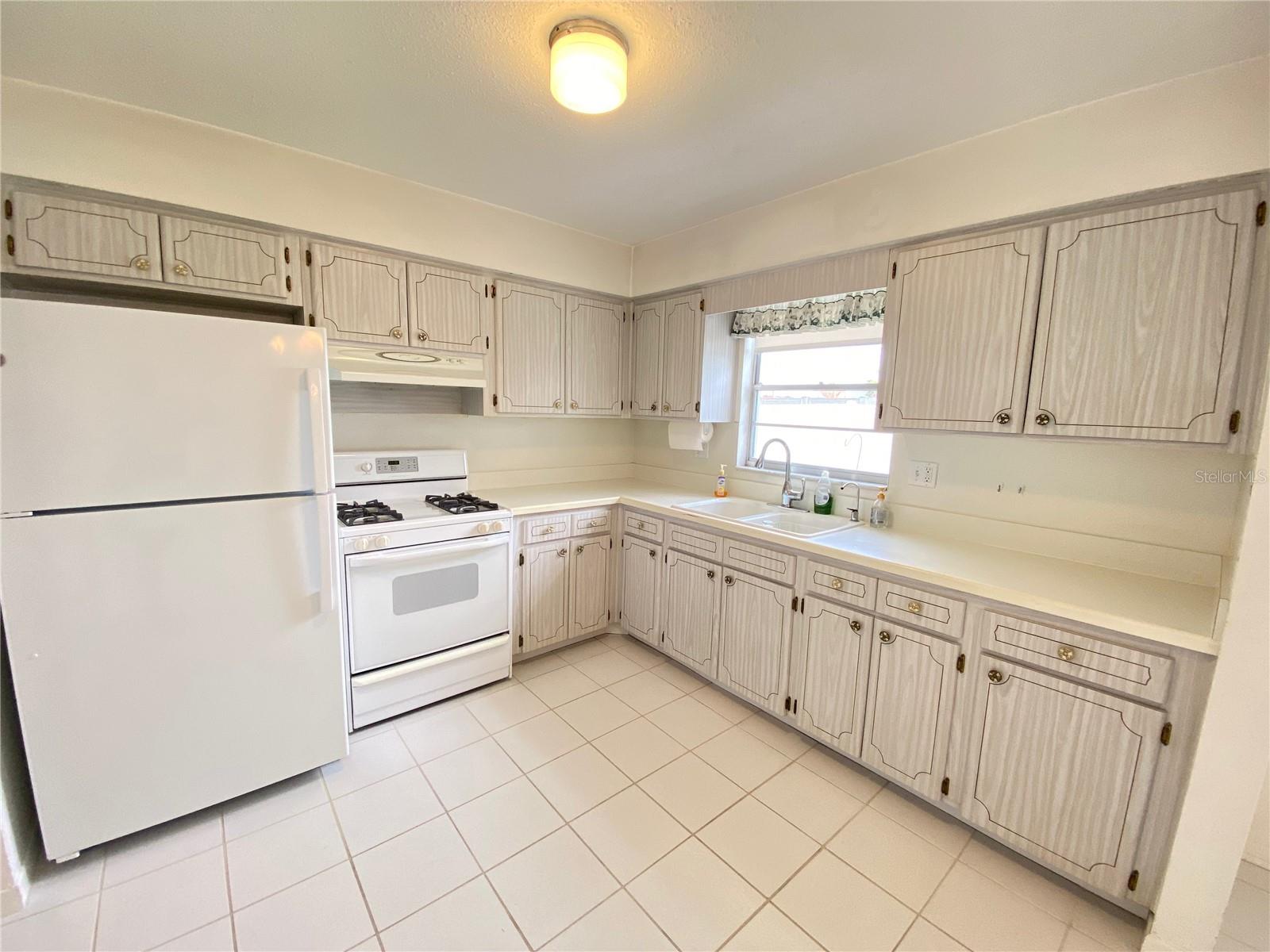 5105 ROSE PL N — photo 15