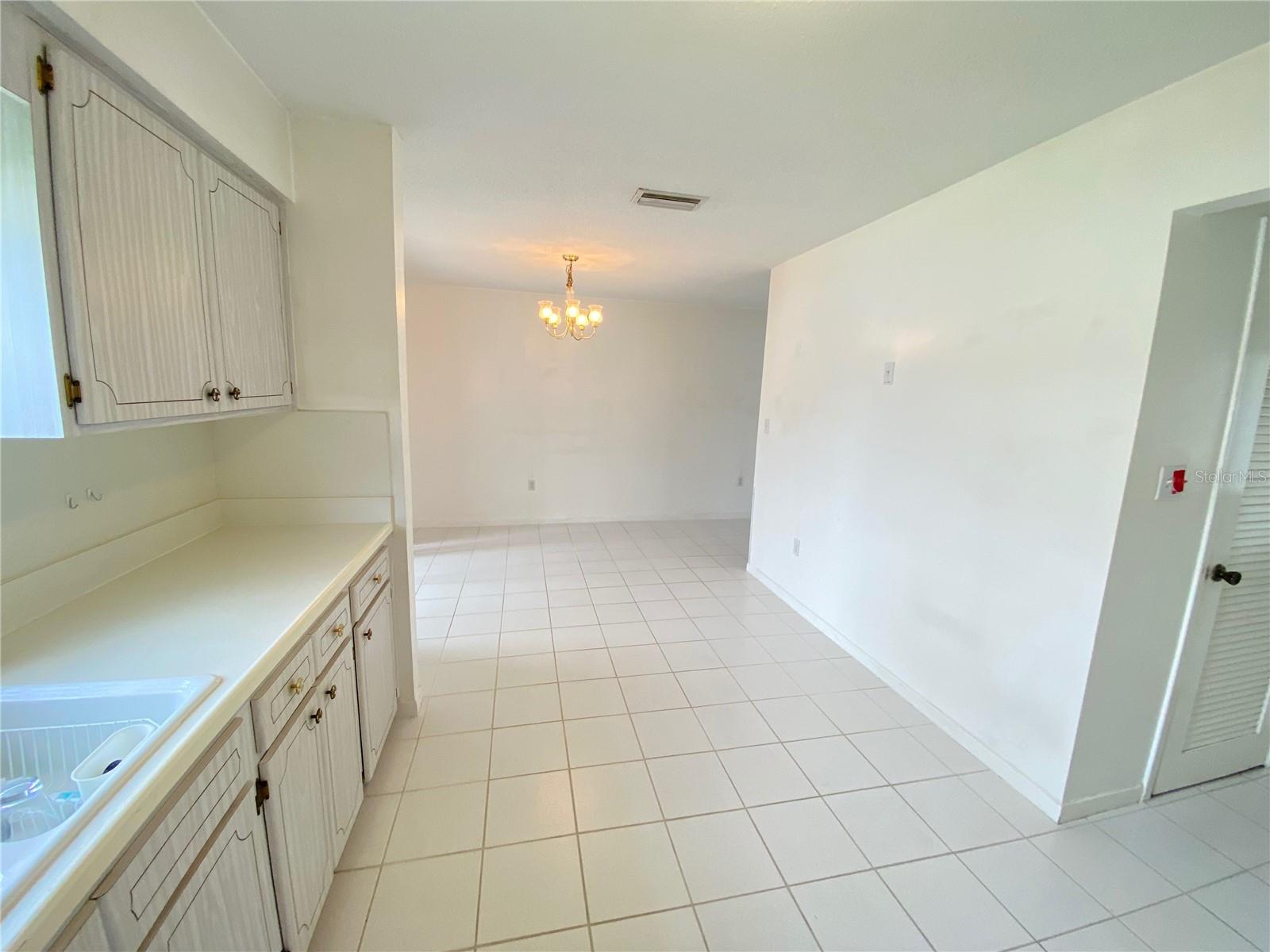 5105 ROSE PL N — photo 23