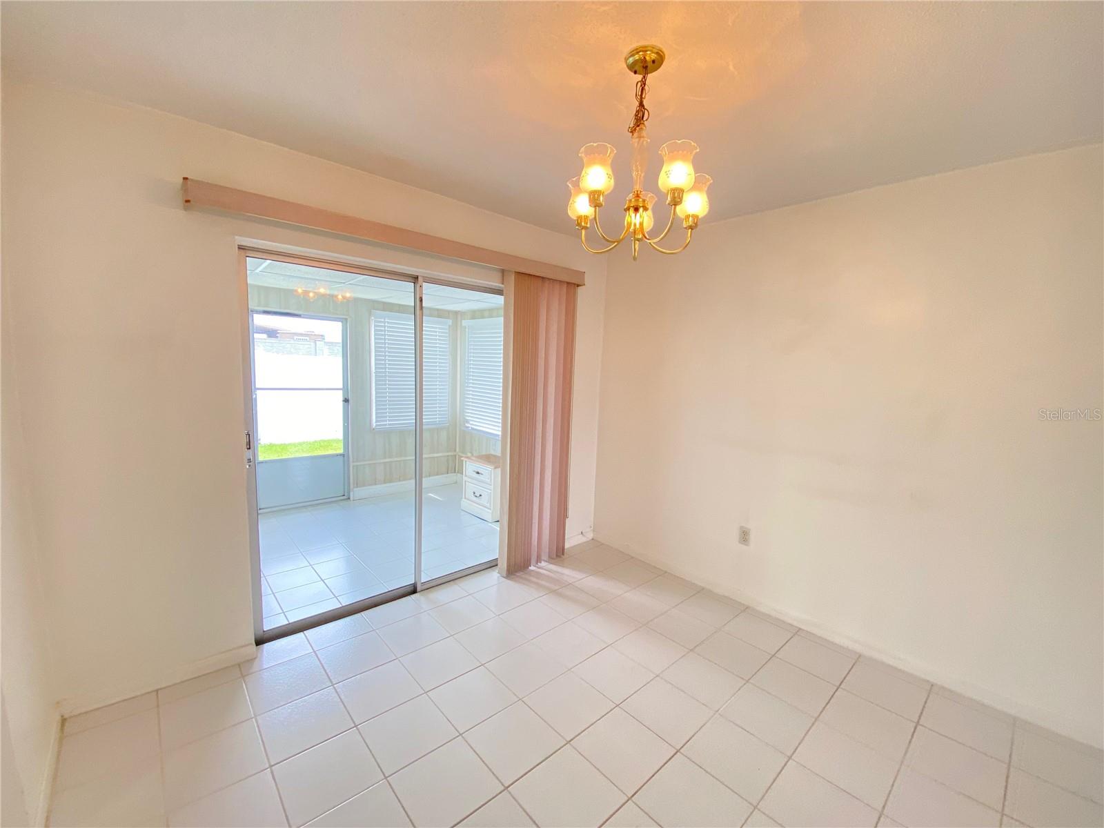 5105 ROSE PL N — photo 27
