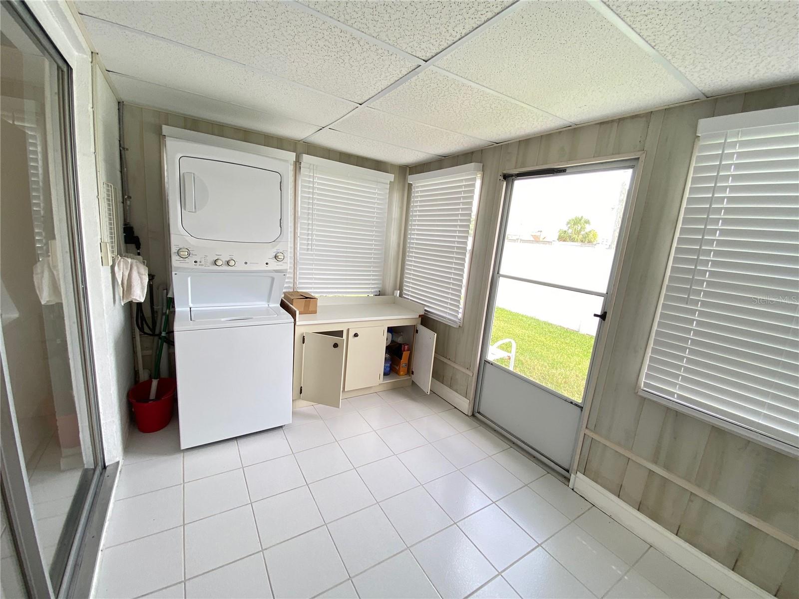 5105 ROSE PL N — photo 38