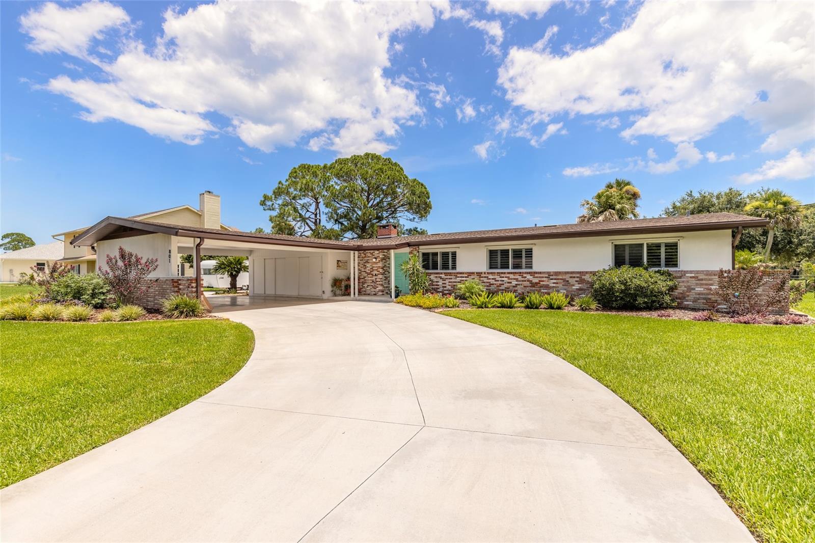 801 FAIRWAY DR photo